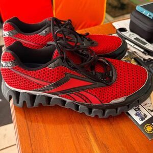 Reebok Tennis shoes Zig Tech